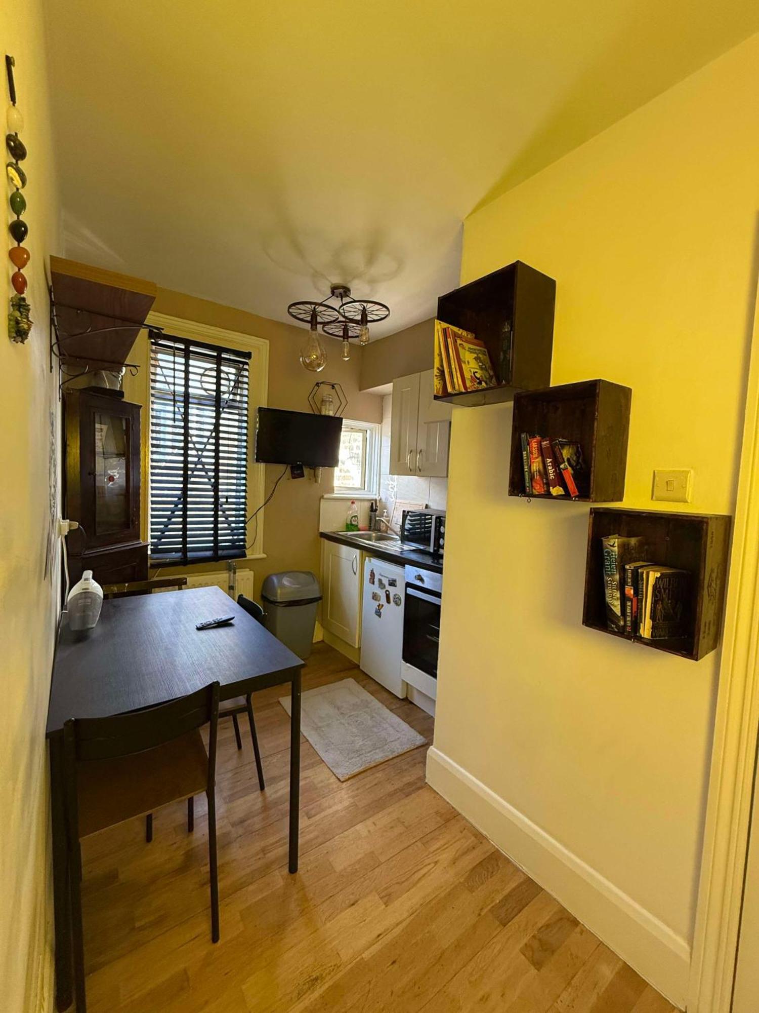Studio London Apartment London